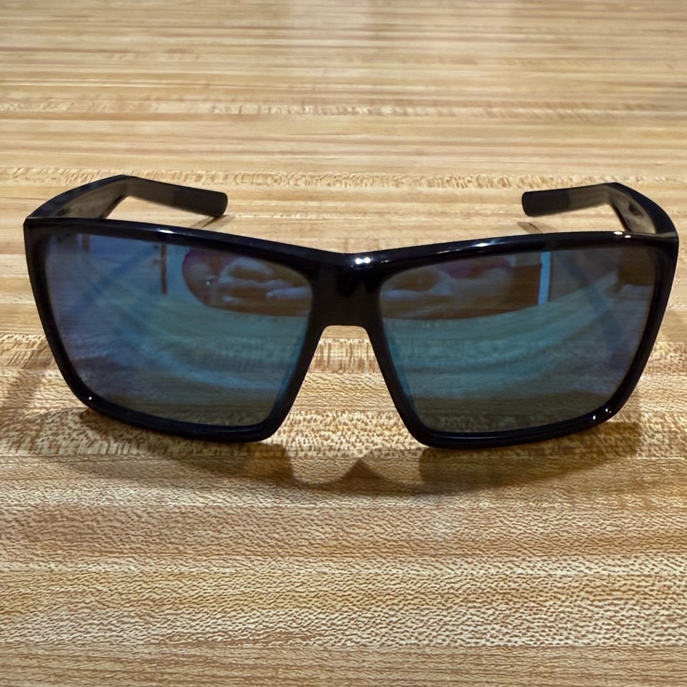 Men's Black Costa Rincon Sunglasses